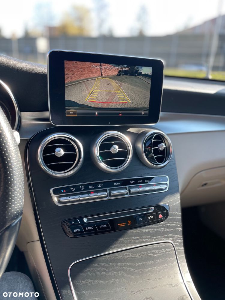 Mercedes-Benz GLC 300 4Matic 9G-TRONIC AMG Line - 22