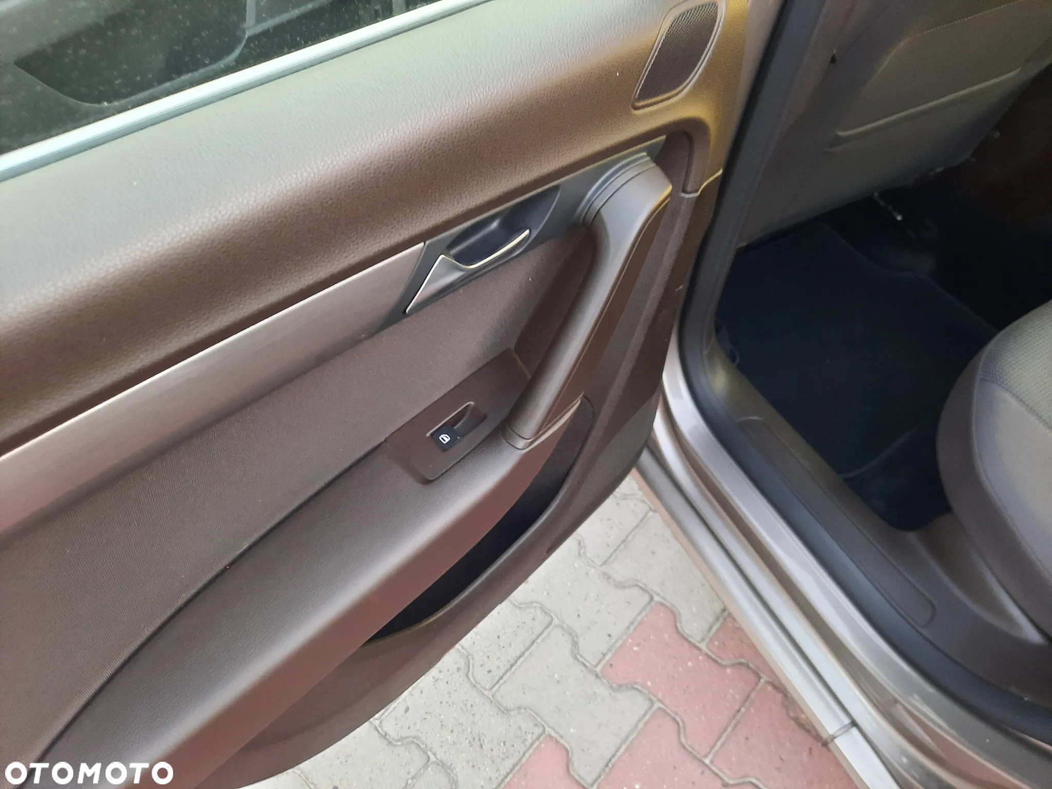 Volkswagen Passat 2.0 TDI Comfortline DSG - 17