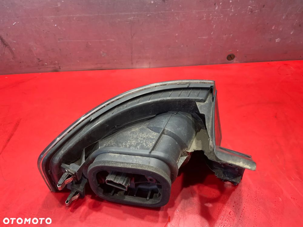 LAMPA PRAWA TYLNA SEAT IBIZA - 3