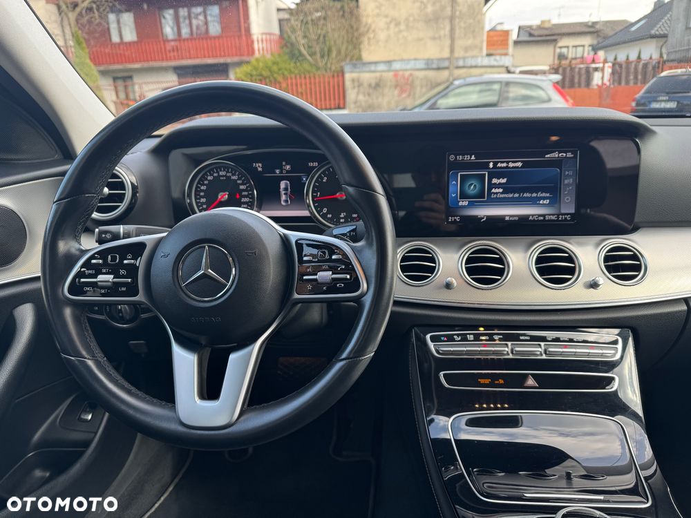 Mercedes-Benz Klasa E 220 d 4-Matic 9G-TRONIC - 10