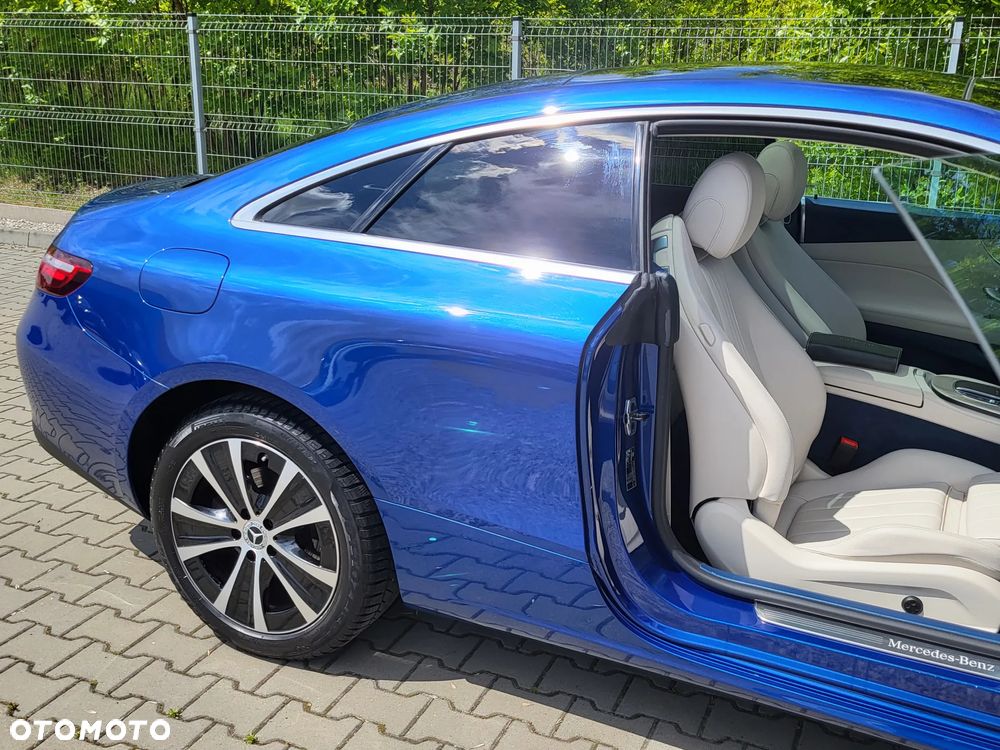 Mercedes-Benz Klasa E 200 Coupe 4-Matic 9G-TRONIC - 9