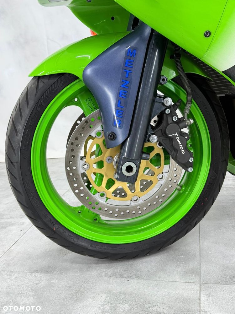Kawasaki ZXR - 26