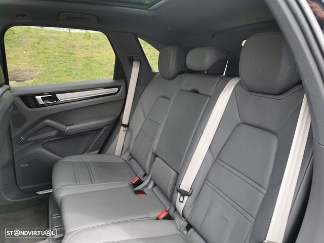 Porsche Cayenne E-Hybrid Platinum Edition - 21