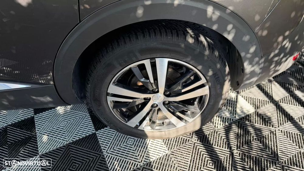 Peugeot 5008 1.2 Hybrid GT e-DCS6 - 23