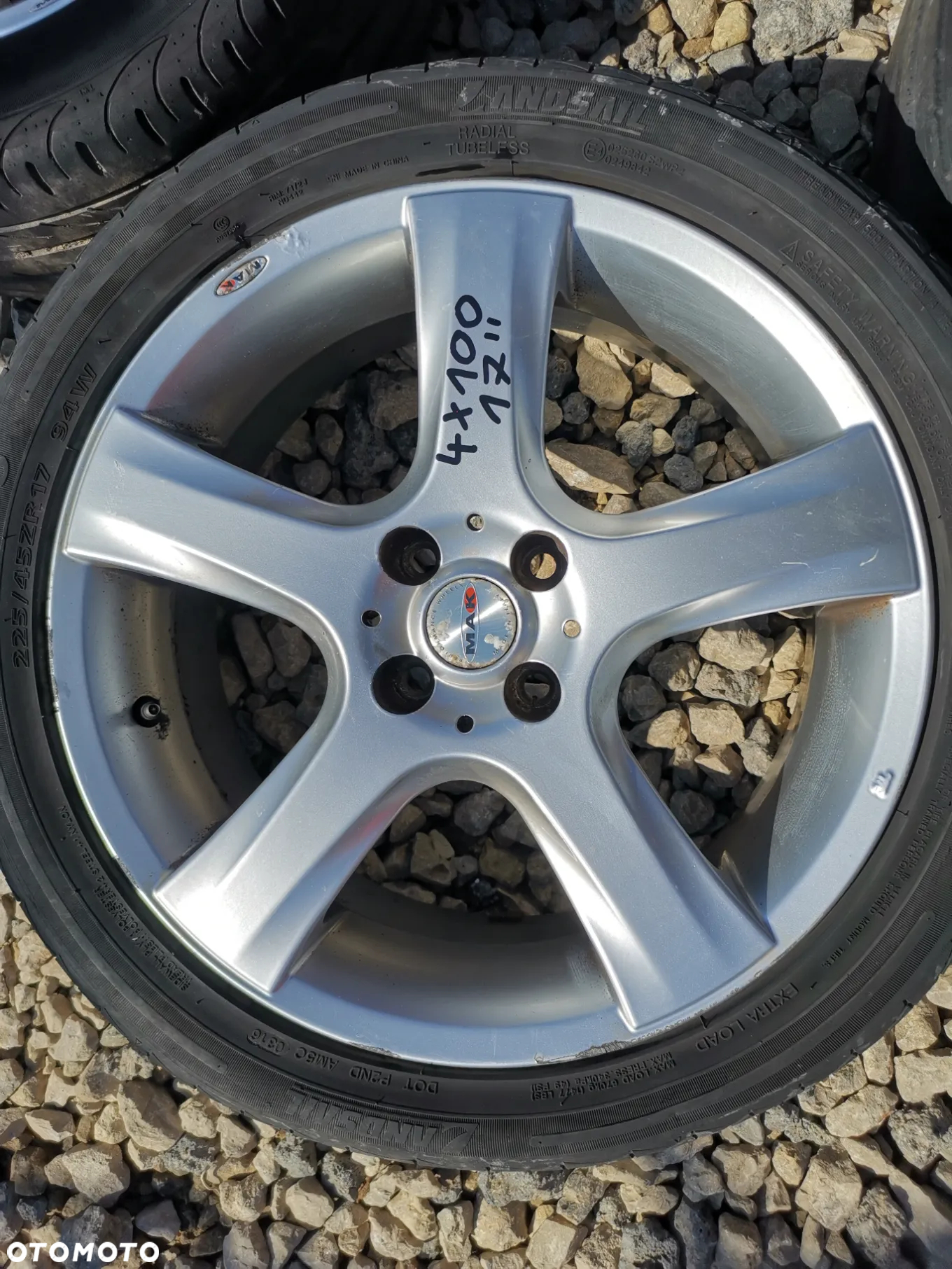 Felgi Aluminiowe 17" 4x100 7Jx17H2 ET35 - 7