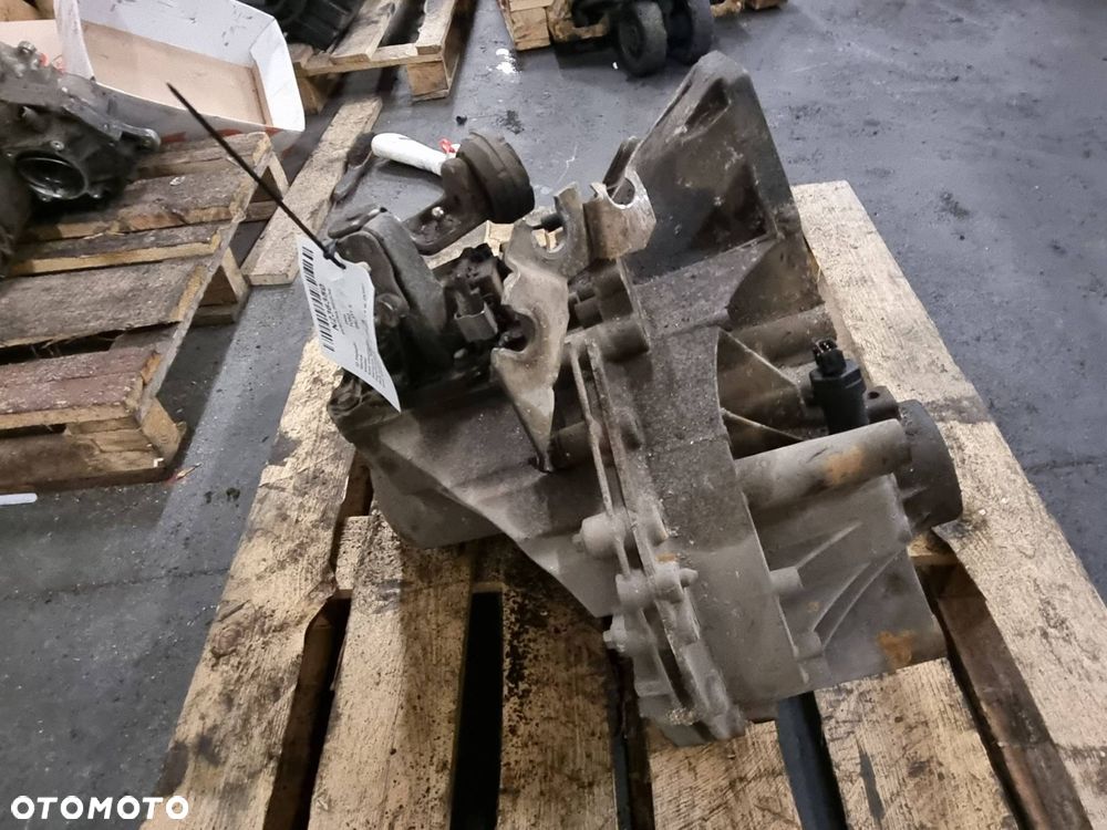 SKRZYNIA BIEGÓW FORD GALAXY II 2.3 BENZ - 4