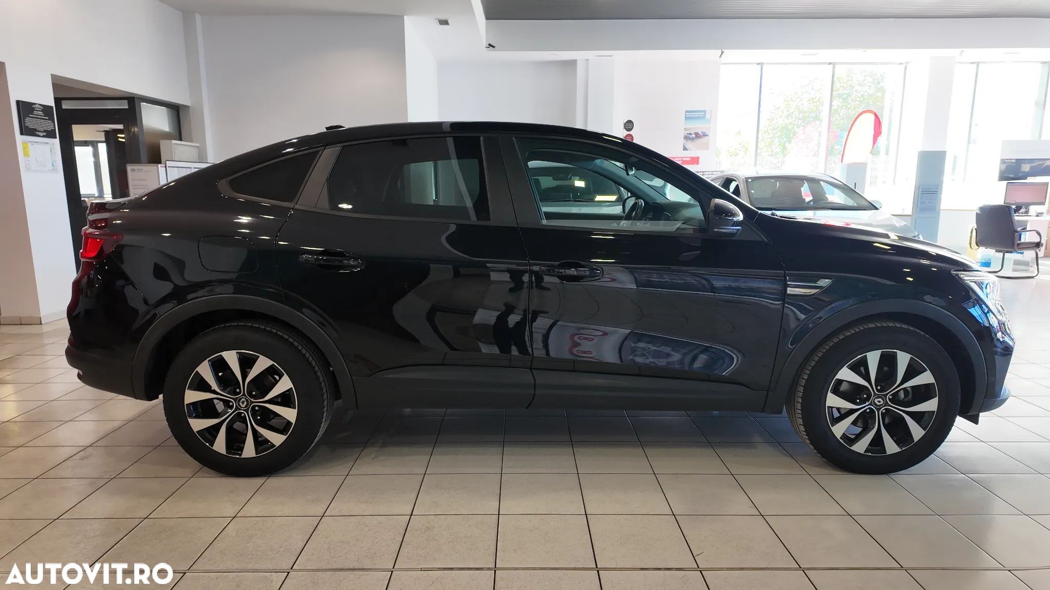 Renault Arkana E-TECH Hybrid 145 Techno - 8