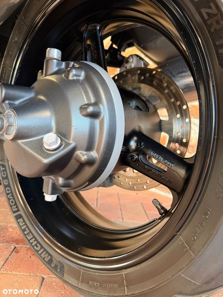 Yamaha FJR - 16
