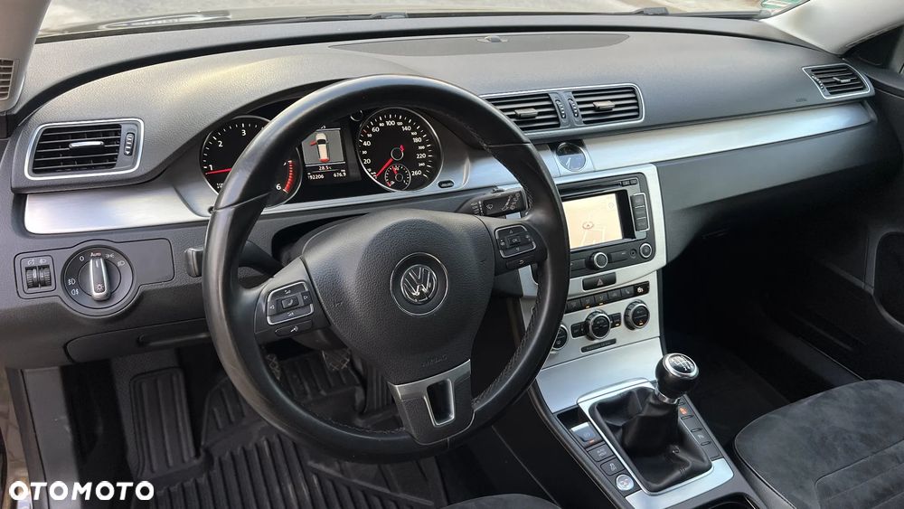 Volkswagen Passat 2.0 TDI Highline - 5