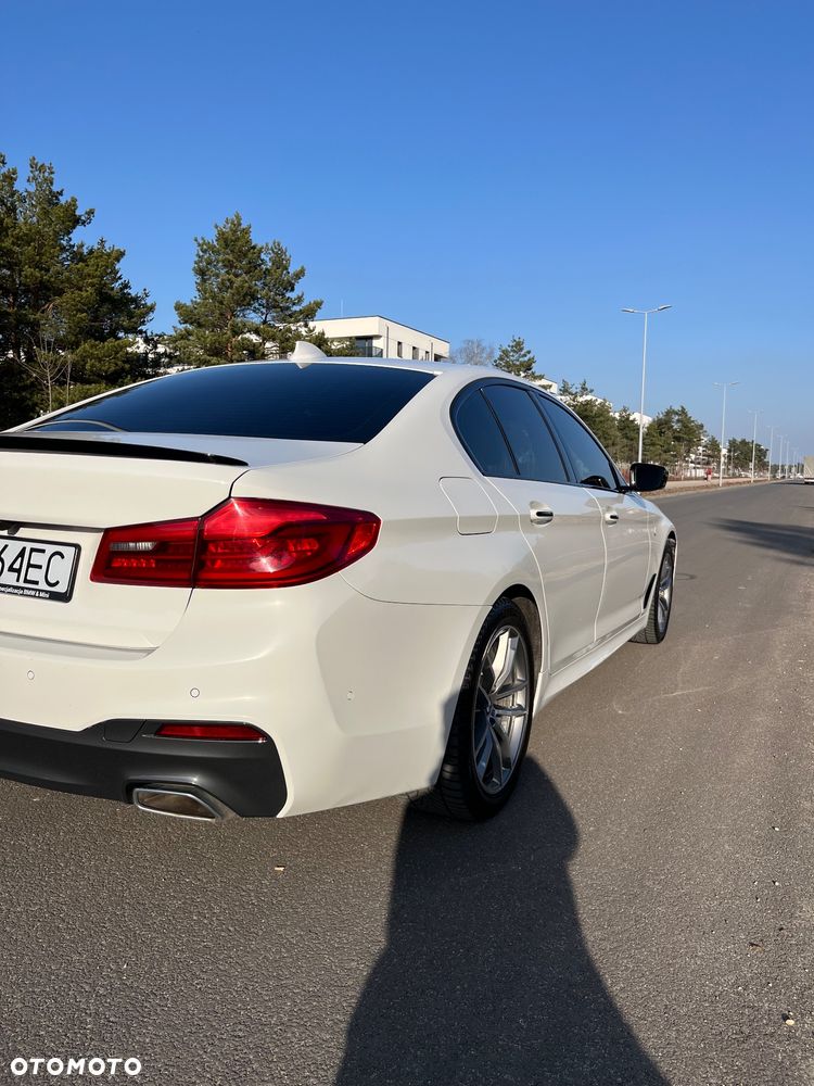 BMW Seria 5 520d M Sport - 6