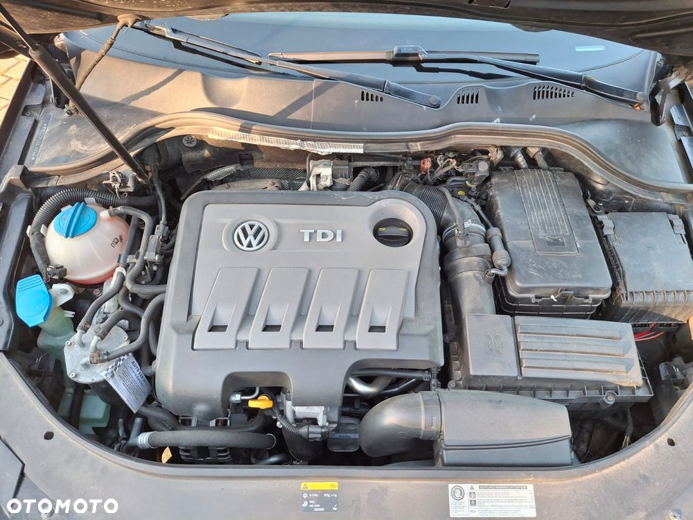 Volkswagen Passat 2.0 TDI Highline DSG - 8