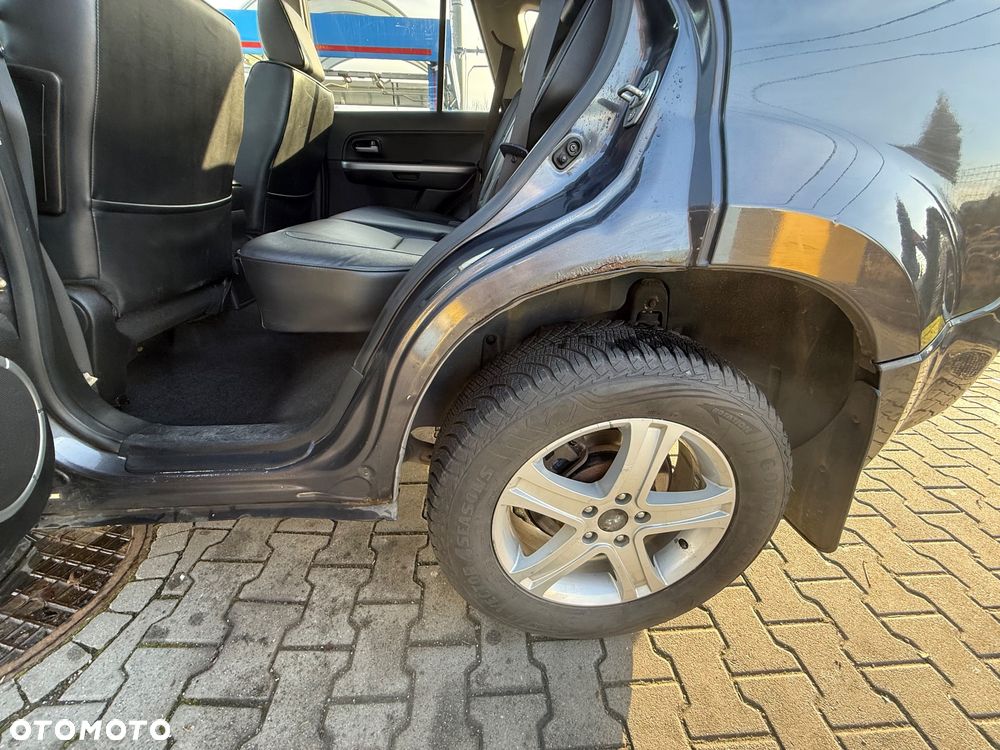 Suzuki Grand Vitara 2.4 De Luxe - 23