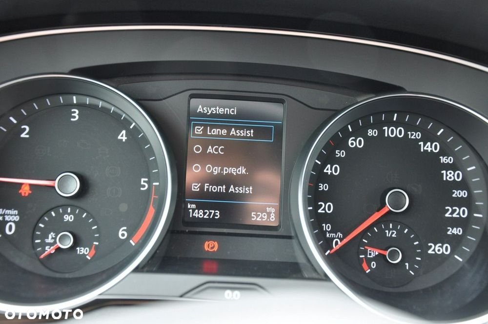 Volkswagen Passat - 17