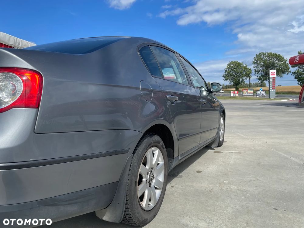 Volkswagen Passat - 19