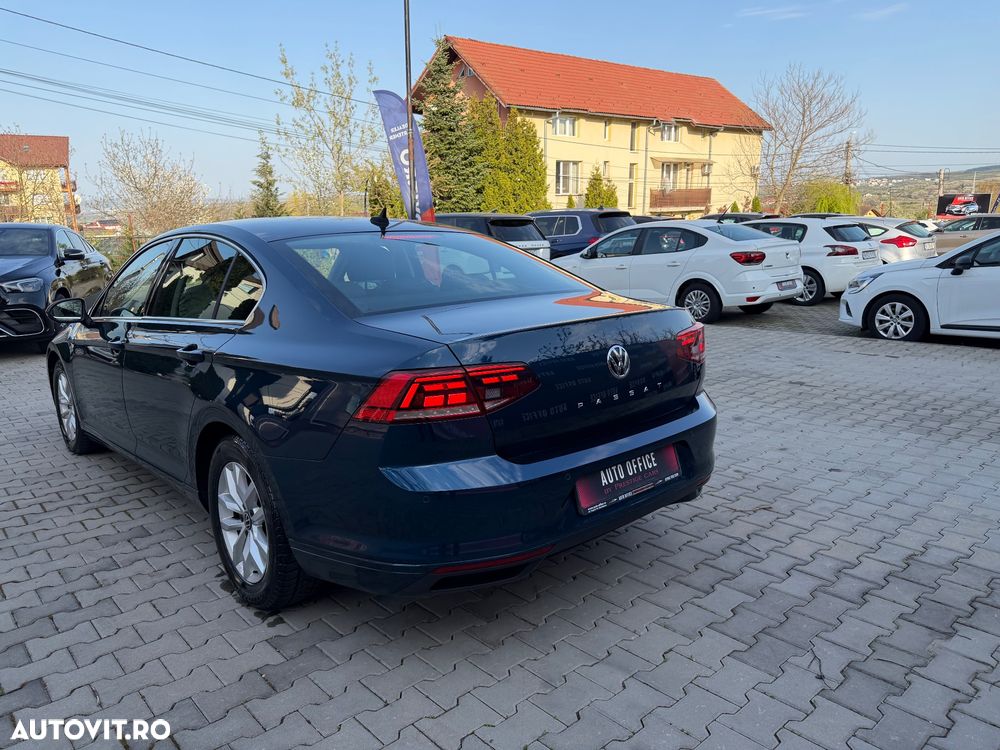 Volkswagen Passat 2.0 TDI DSG Trendline - 6