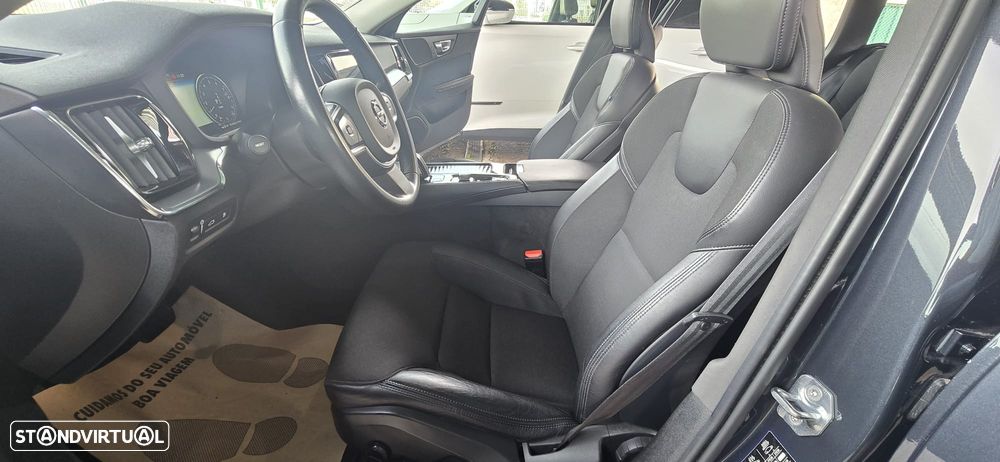 Volvo V60 2.0 T8 AWD TE Momentum Plus - 11