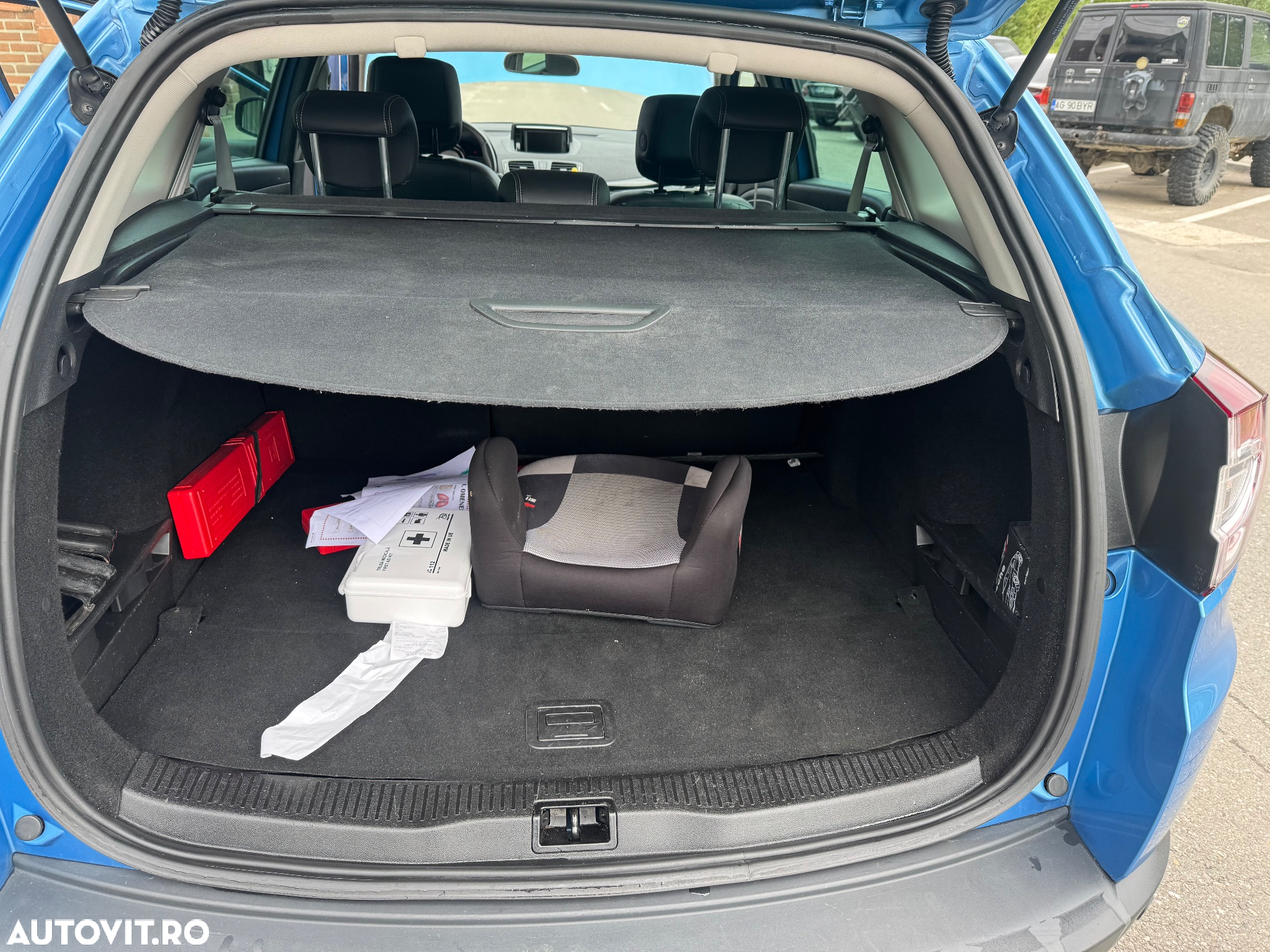 Renault Megane ENERGY TCe 130 BOSE EDITION - 17