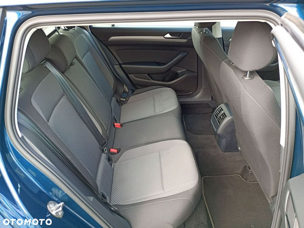 Volkswagen Passat Variant 2.0 TDI EVO Essence - 31