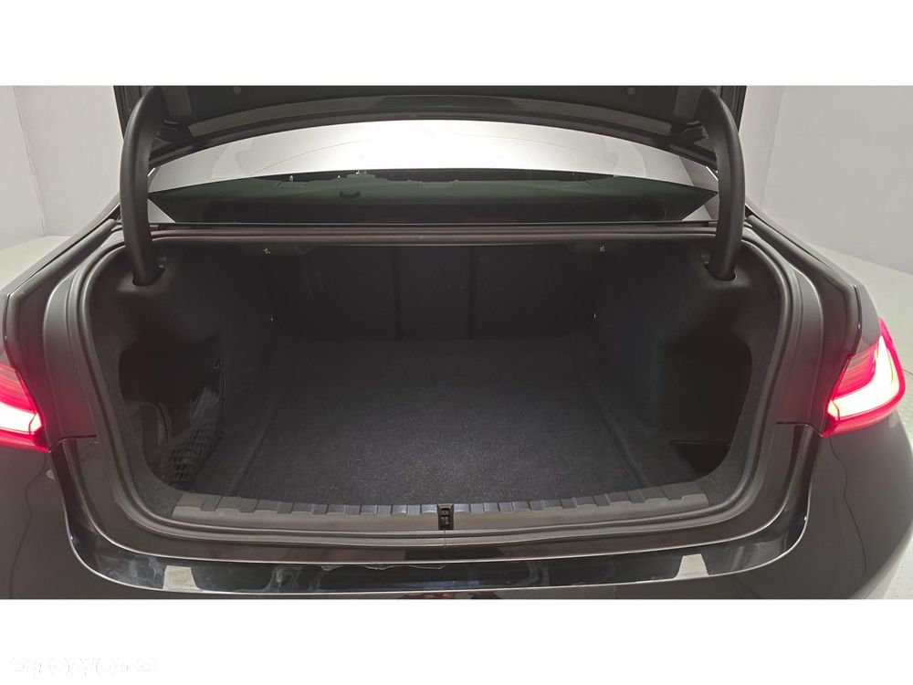 BMW Seria 3 320d xDrive mHEV M Sport - 24