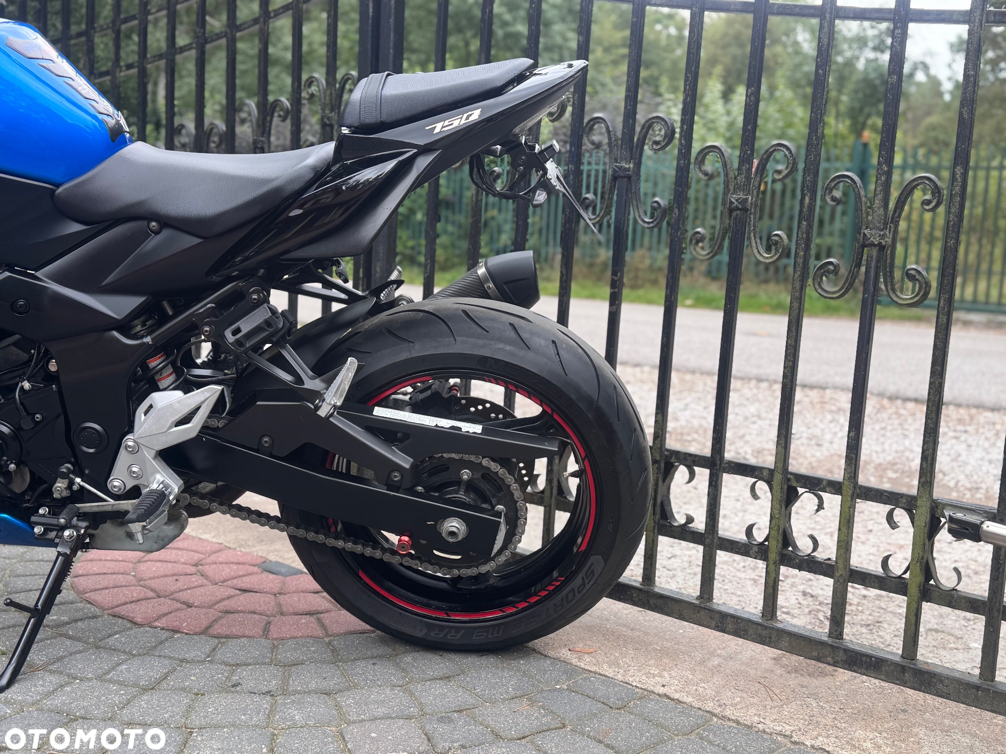 Suzuki GSR - 20
