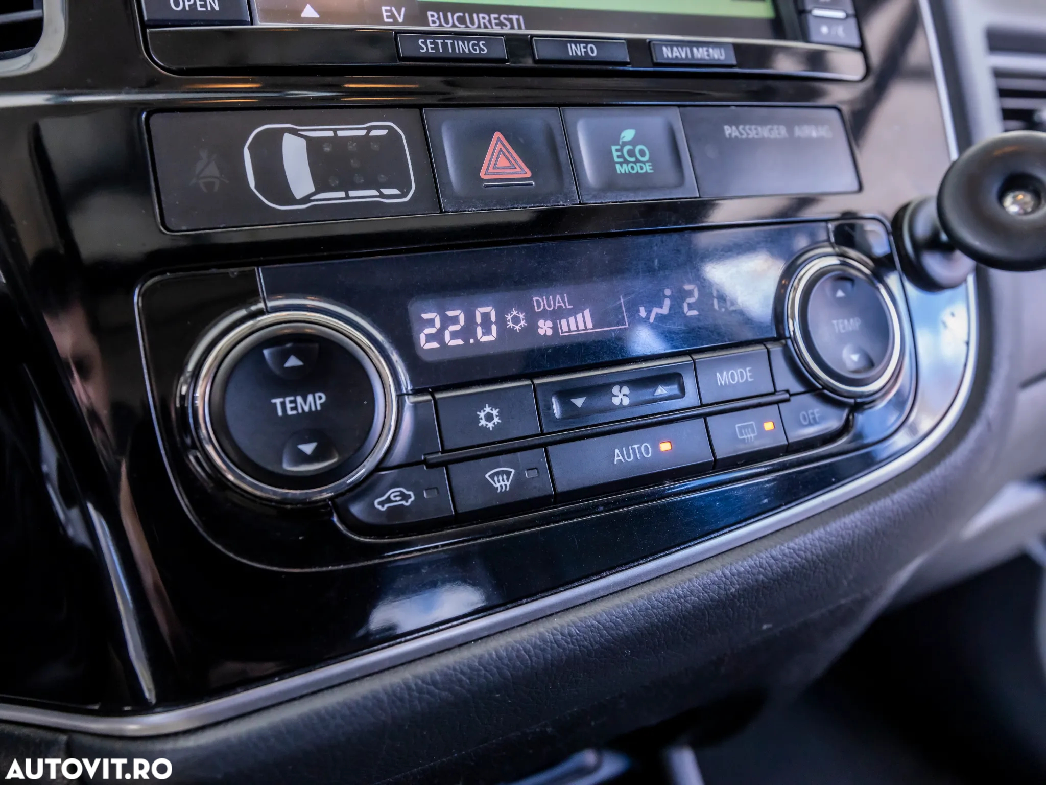 Mitsubishi Outlander 2.0 4WD Plug-In Hybrid - 25