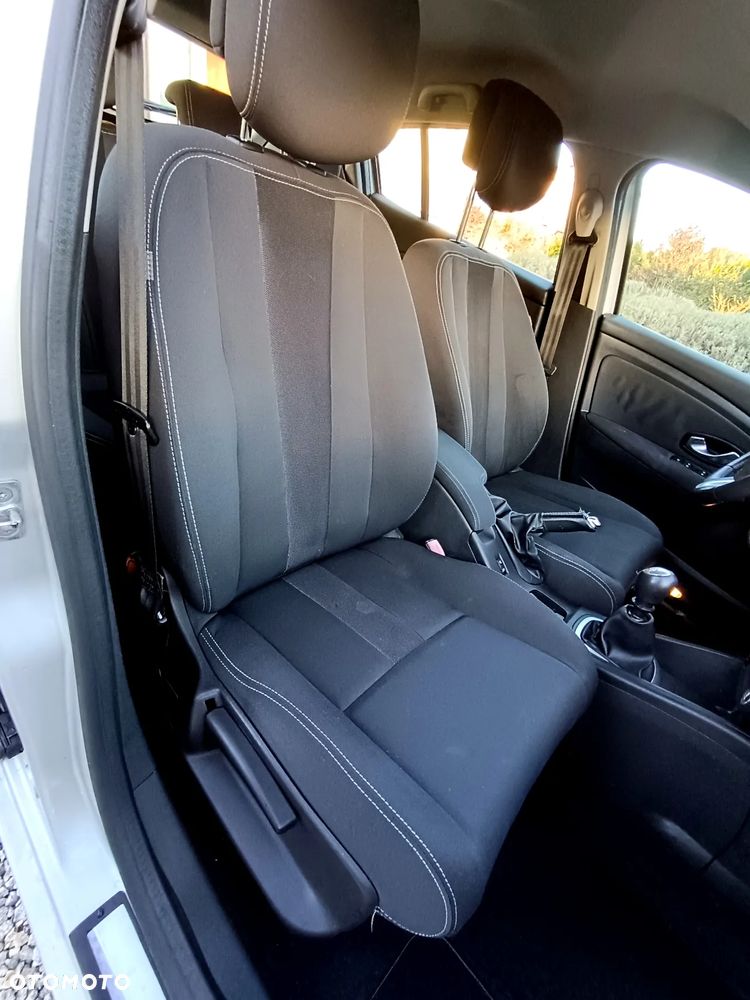 Renault Megane 1.9 dCi Dynamique Euro5 - 22