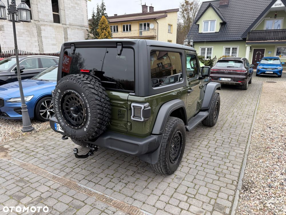 Jeep Wrangler - 28