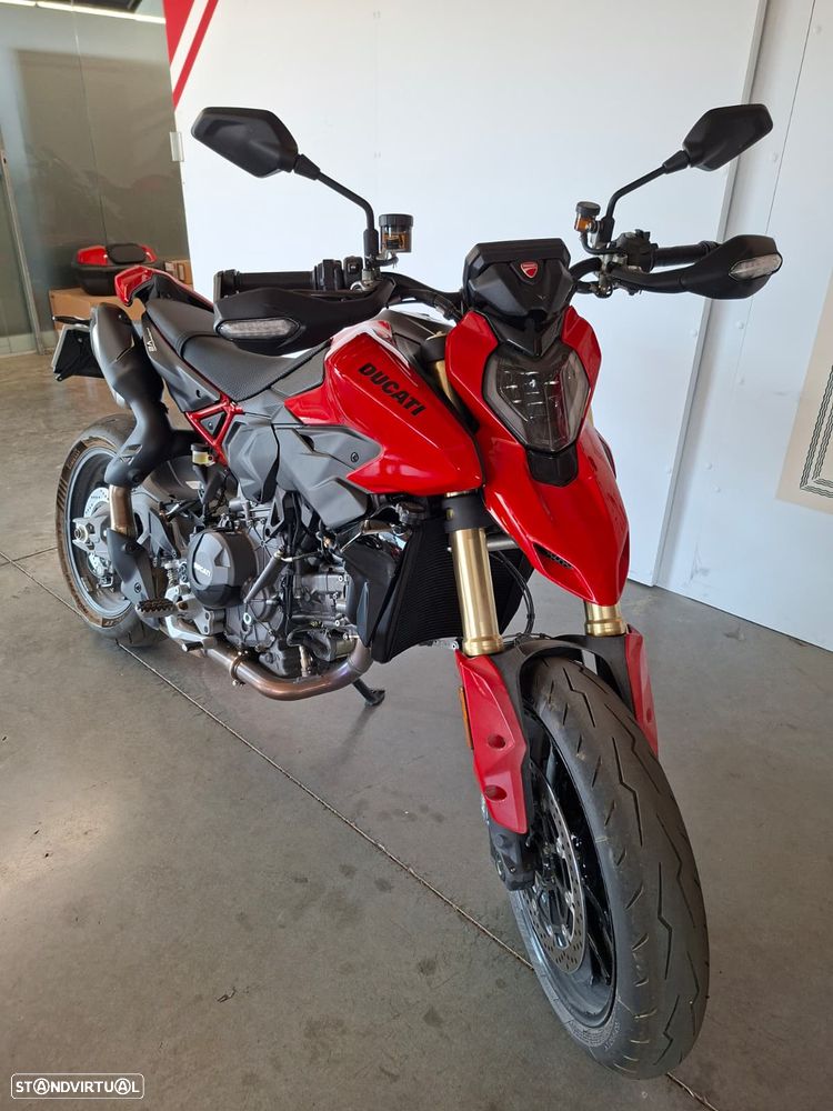 Ducati Hypermotard V2 - 9