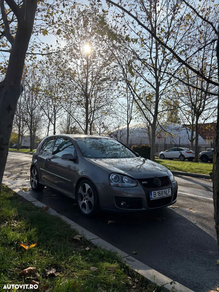 Volkswagen Golf 2.0 FSI GTI - 4