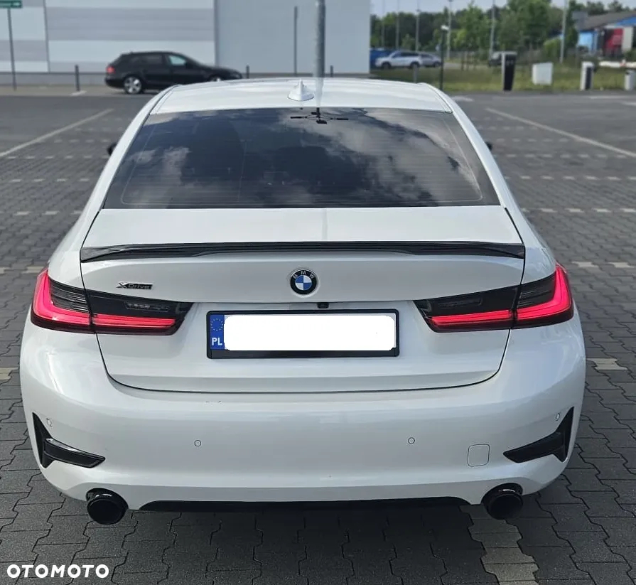 BMW Seria 3 330i xDrive Sport Line - 4