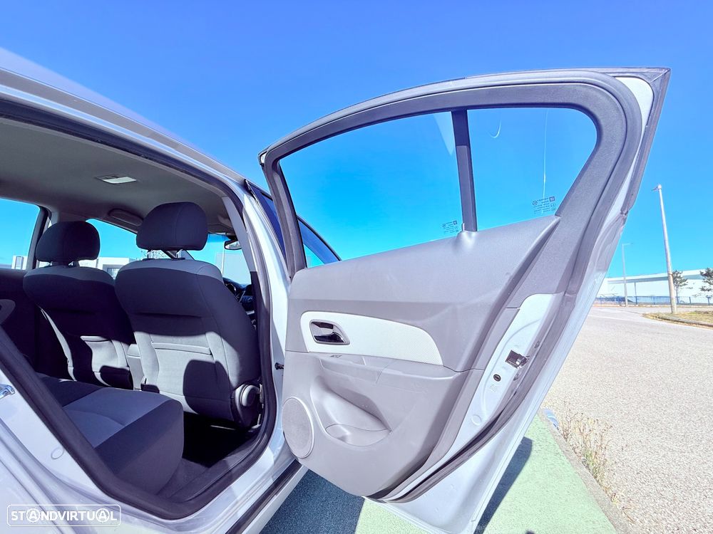 Chevrolet Cruze 2.0 VCDi LT - 23
