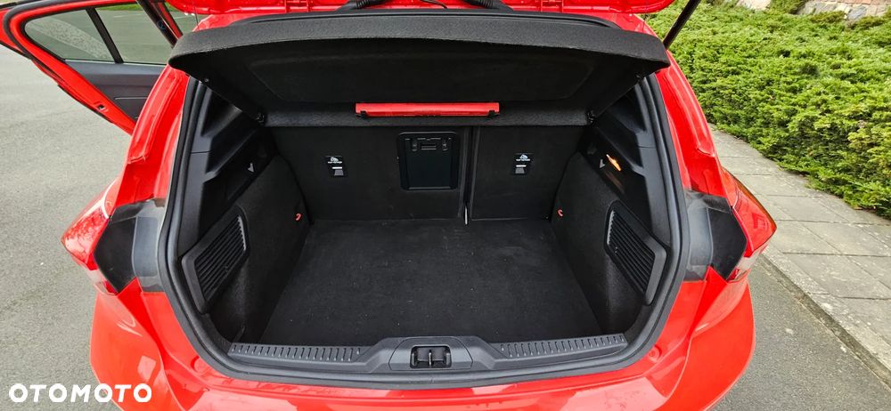 Ford Focus 1.0 EcoBoost Hybrid ST-LINE X - 11