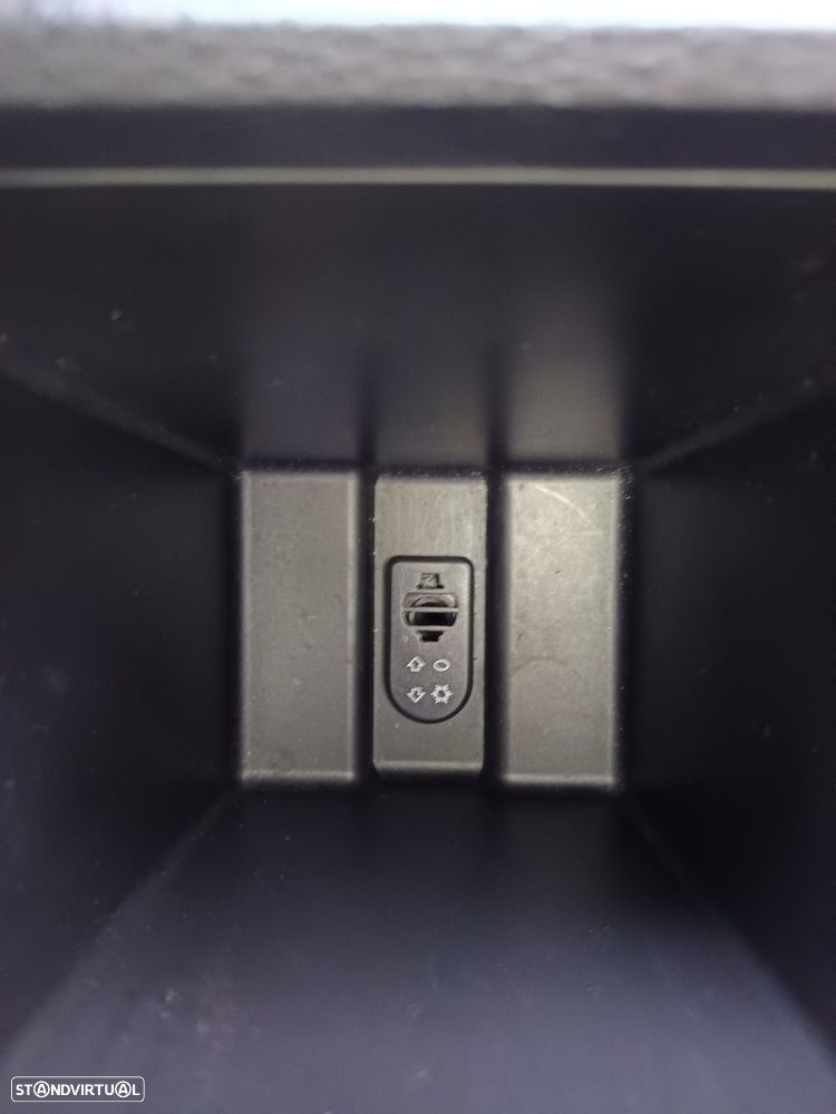 MG EHS 1.5 T-GDI Plug-in Hybrid Luxury - 37