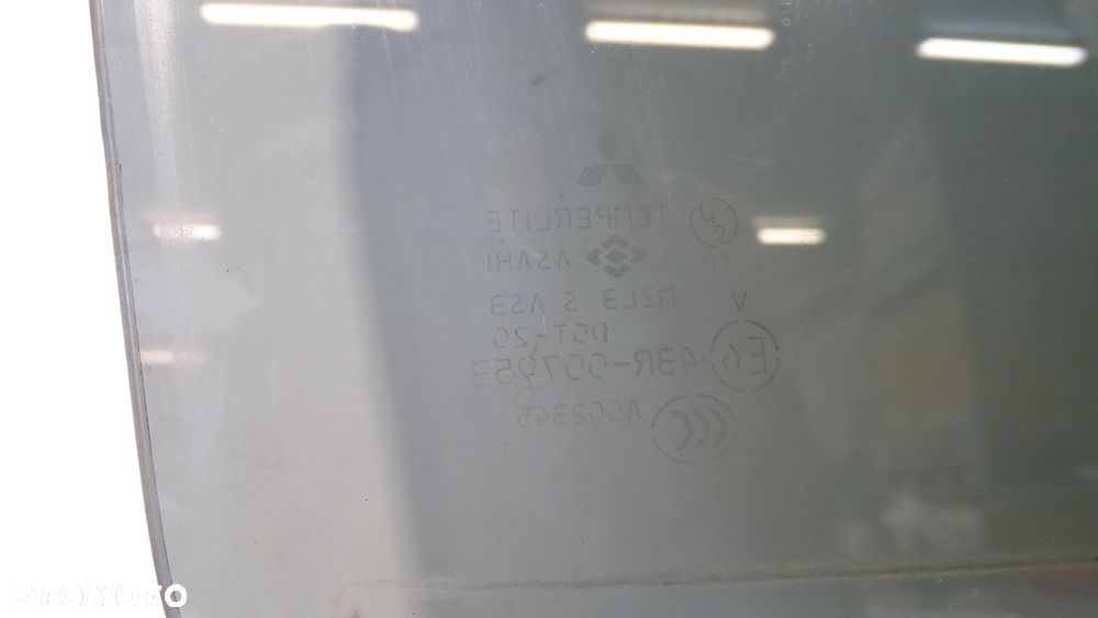 SZYBA BOCZNA PRAWA TYLNA DRZWI MITSUBISHI OUTLANDER 2.0 4WD - 2