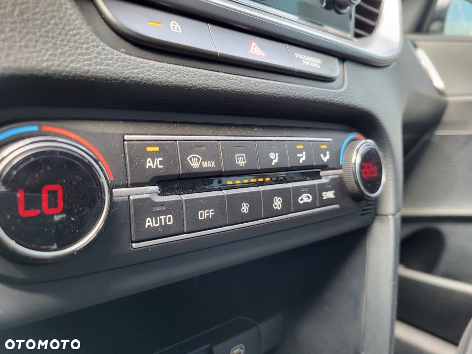 Kia Ceed - 12