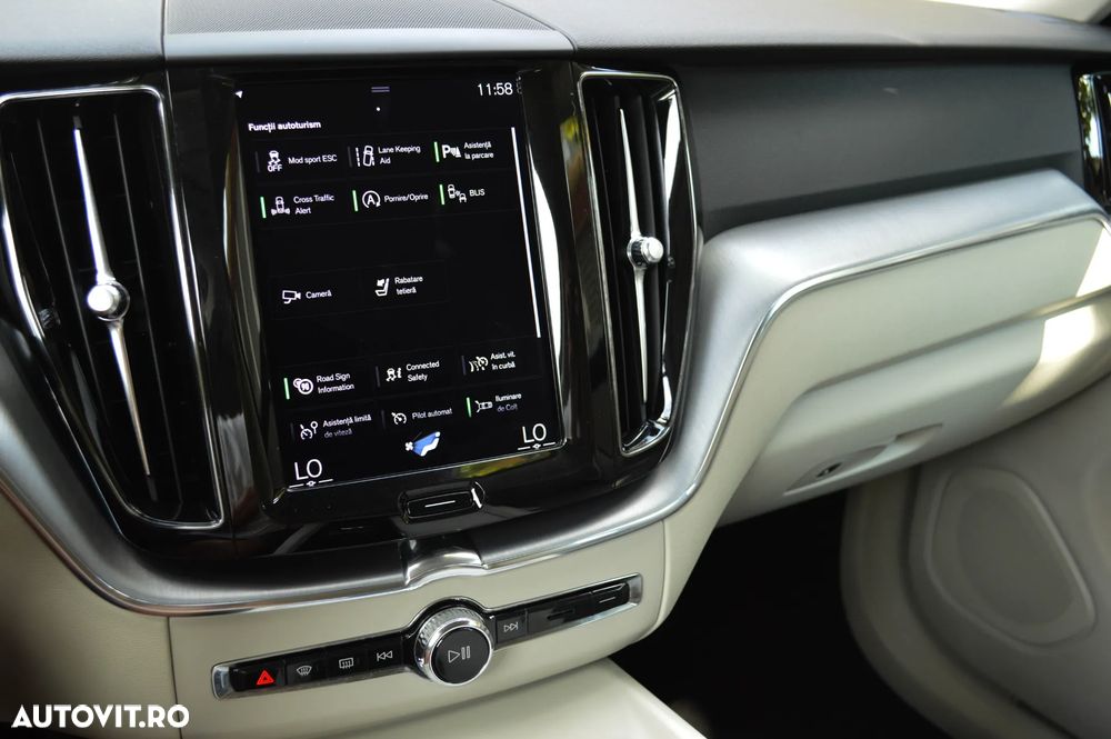 Volvo XC 60 B4 D AWD Ultimate Bright - 8
