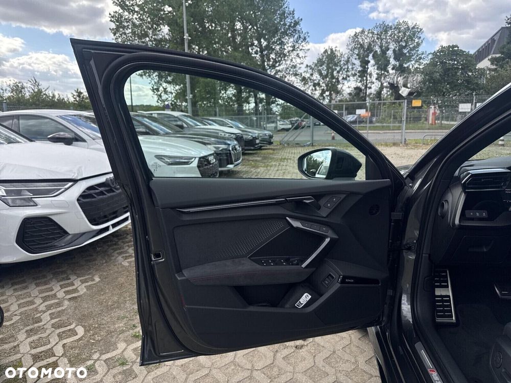 Audi RS3 Limousine - 18