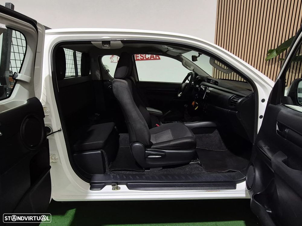 Toyota Hilux 2.4D-4D - 3 LUG. | GARANTIA | NACIONAL - 150.000KM - 16