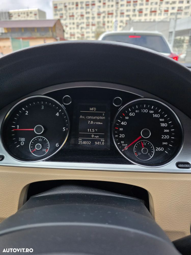 Volkswagen Passat 2.0 TDI 4Motion DSG BlueMotion Tech Highline - 13