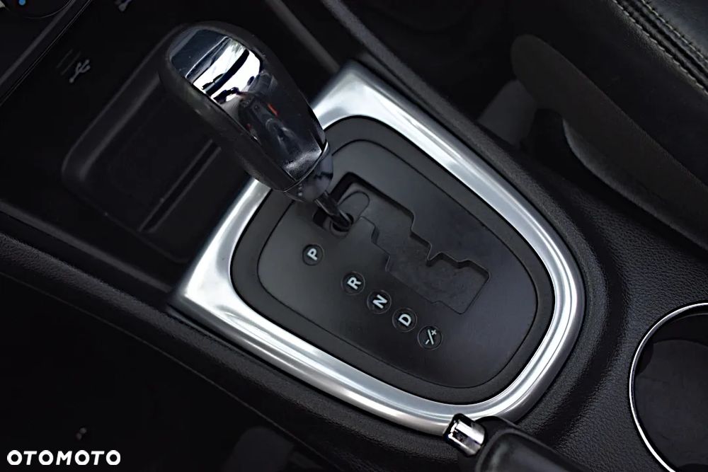 Chrysler 200 - 26