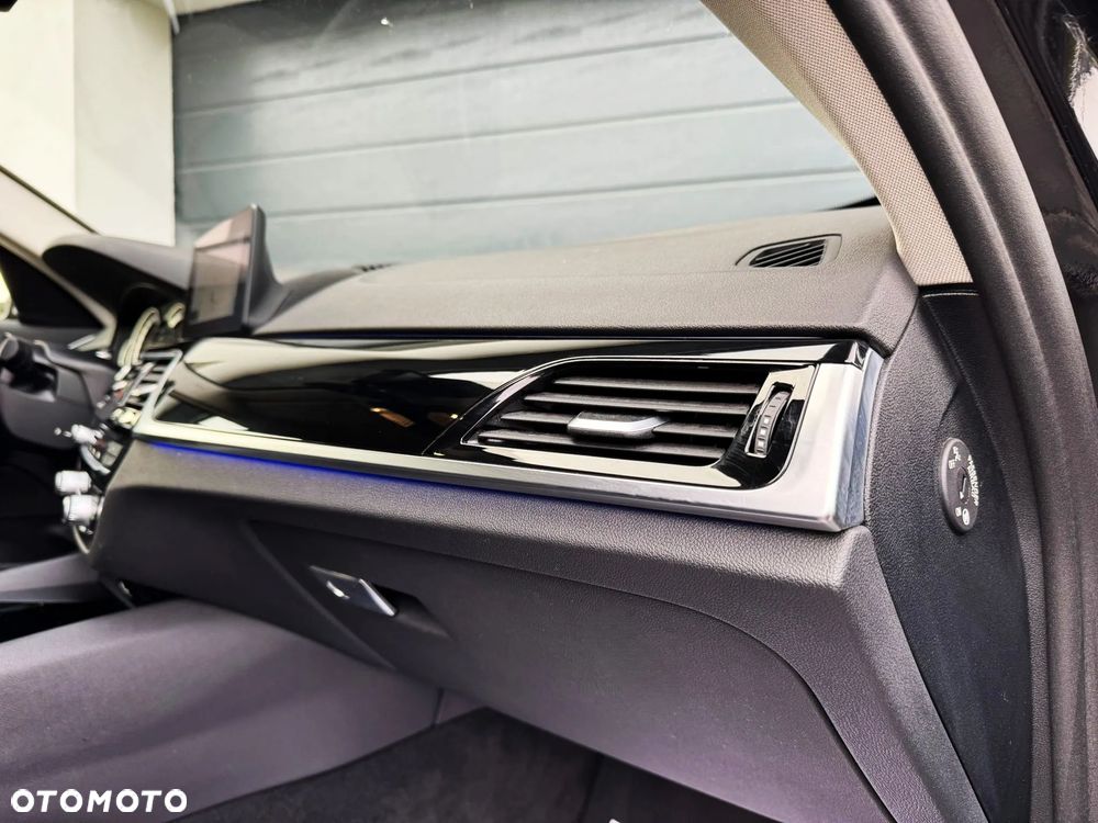 BMW Seria 5 520d M Sport Edition - 26