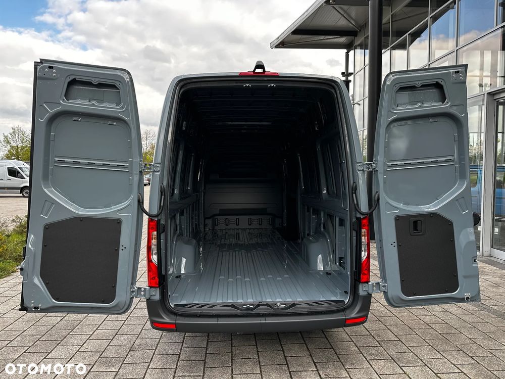 Mercedes-Benz Sprinter - 23