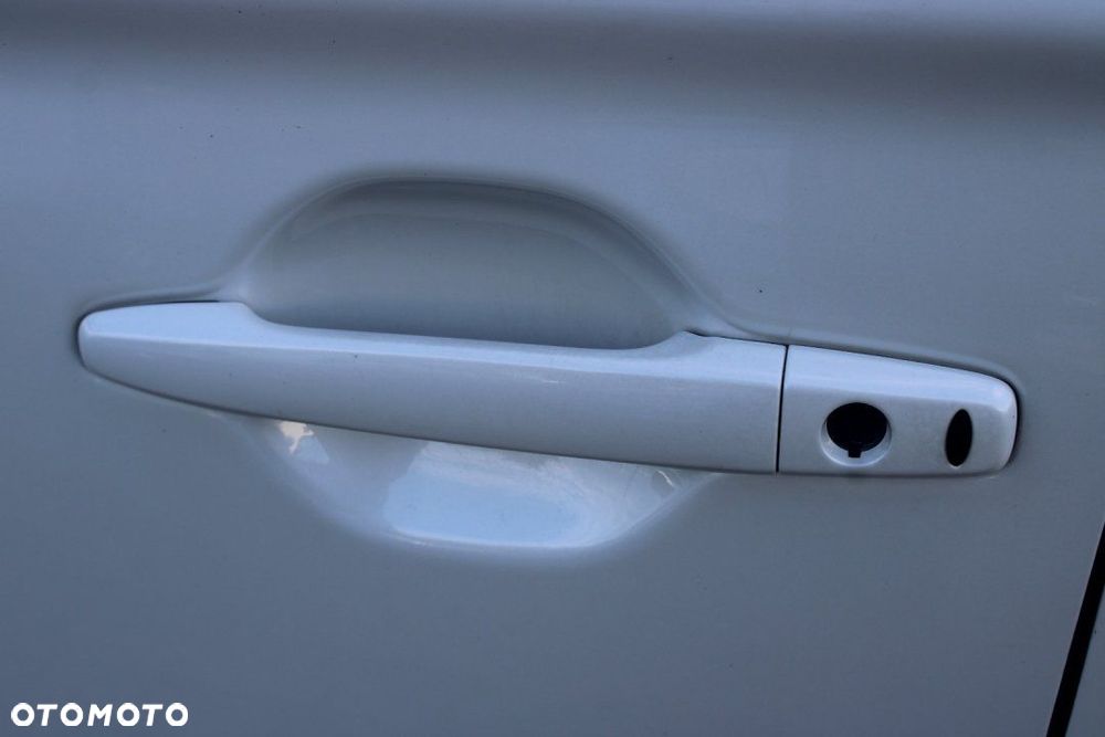 Mitsubishi Outlander - 9