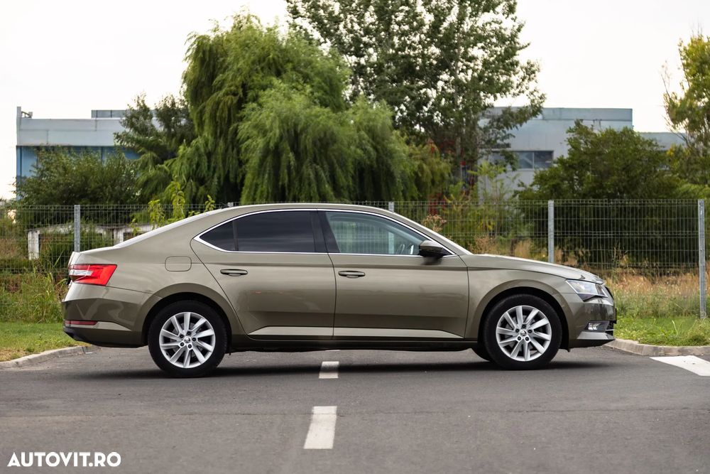 Skoda Superb 2.0 TDI DSG Ambition - 16