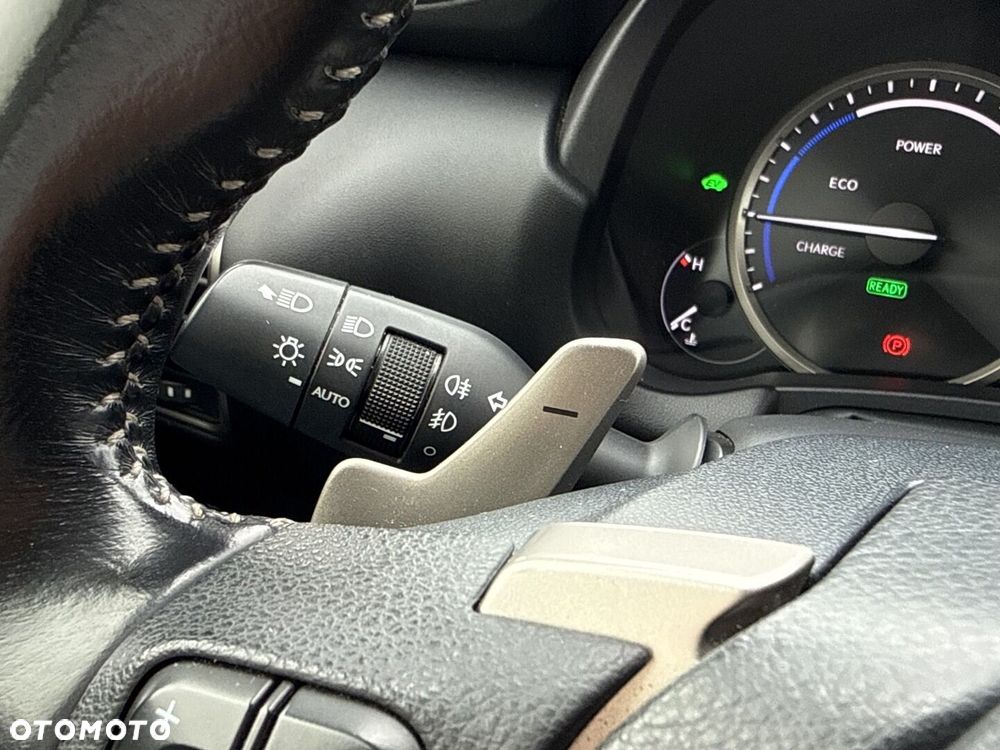 Lexus NX 300h Business Edition AWD - 15