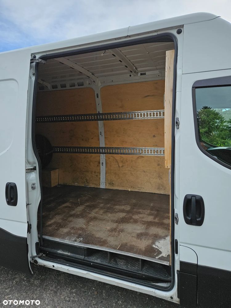 Iveco Daily - 12