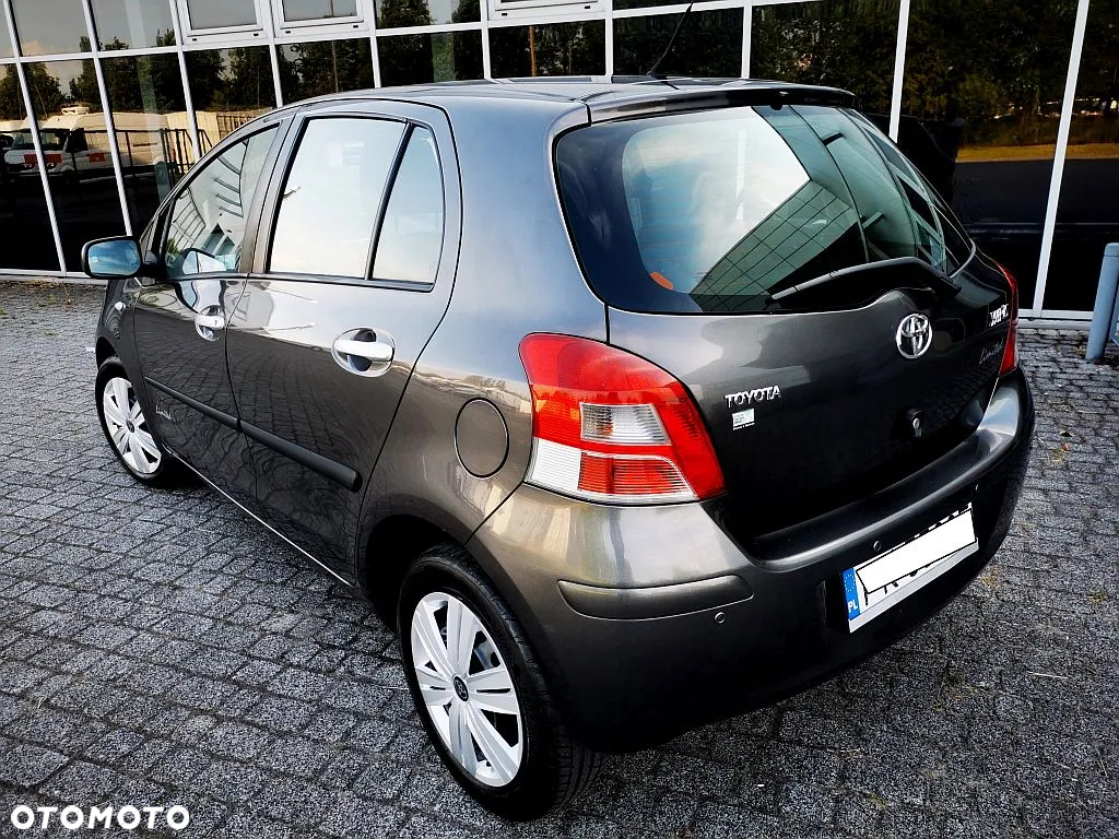 Toyota Yaris 1.33 Premium - 4