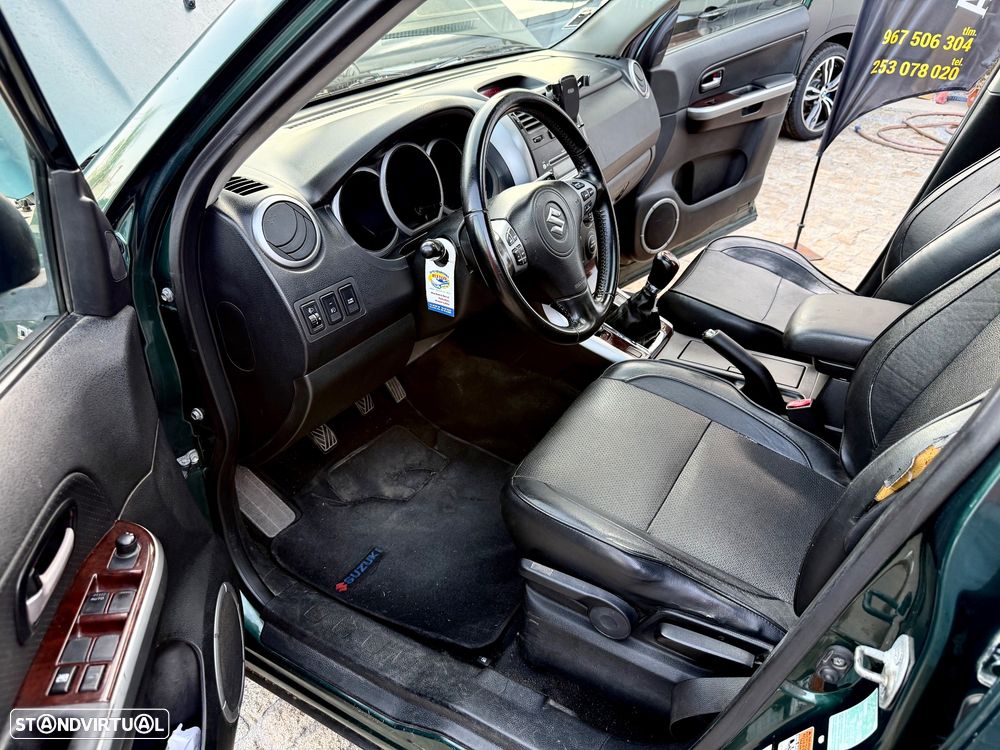 Suzuki Grand Vitara 1.9 DDiS X-Premium - 37