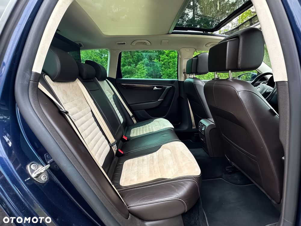 Volkswagen Passat 2.0 TDI Highline - 28