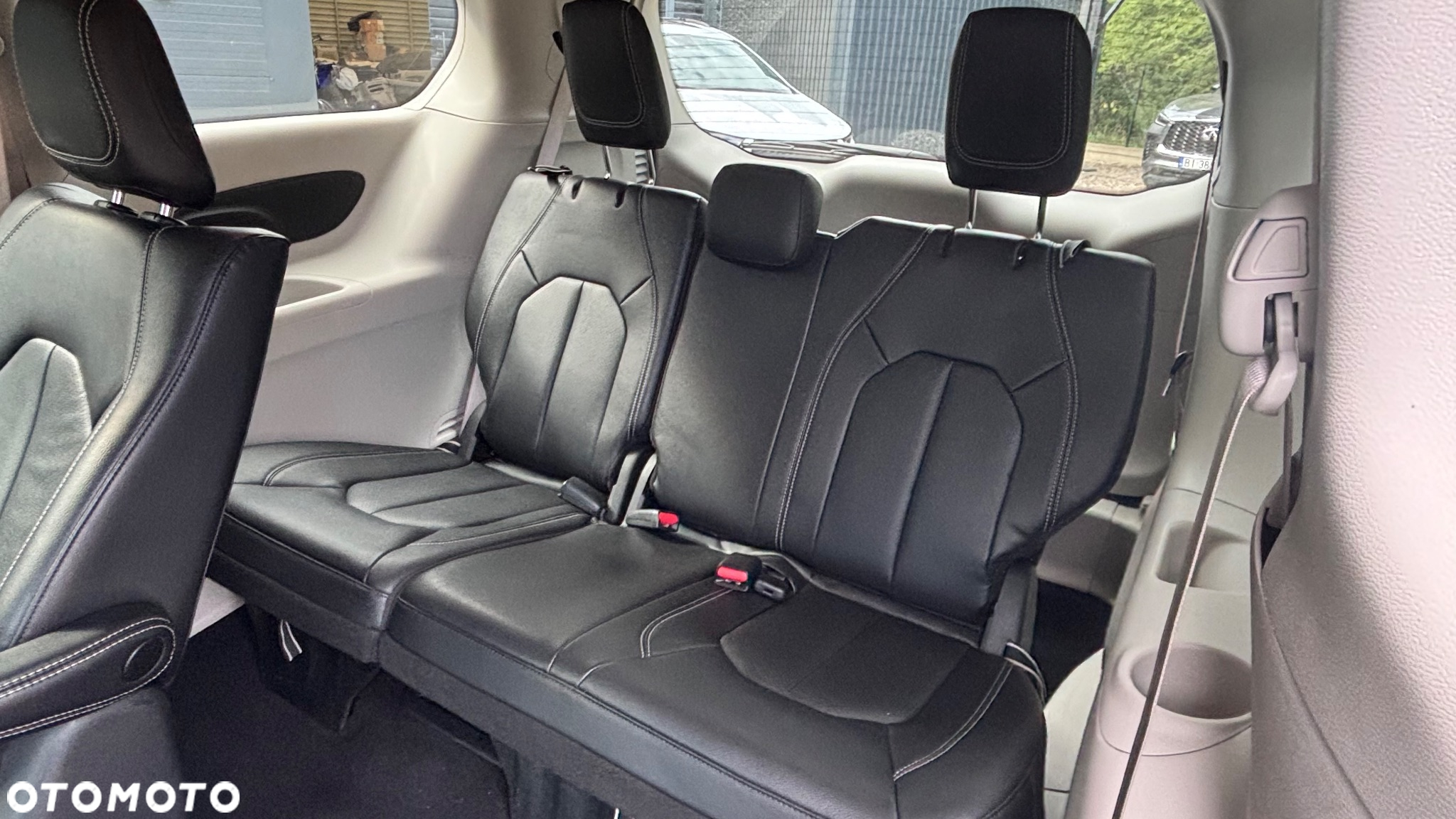 Chrysler Pacifica - 21